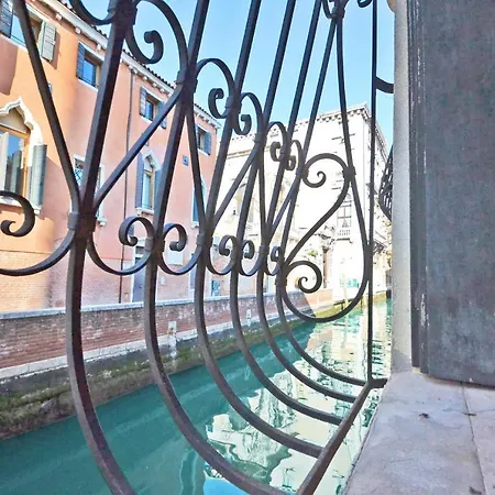 San Barnaba On The Canal-3